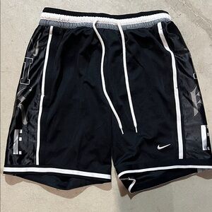 Nike Men's Black and White Athletic Shorts